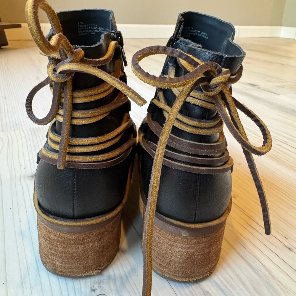 Stylish Black and Brown Women's Boots
